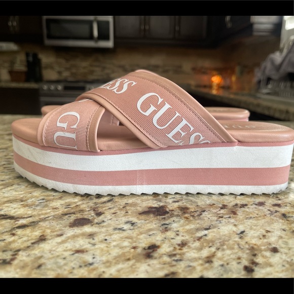 Size 6 authentic GUESS shoes - Picture 4 of 5